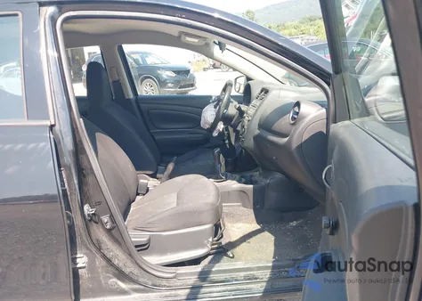 2017 Nissan Versa 1.6 S z USA, uszkodzony, nr VIN 3N1CN7AP5HL843129